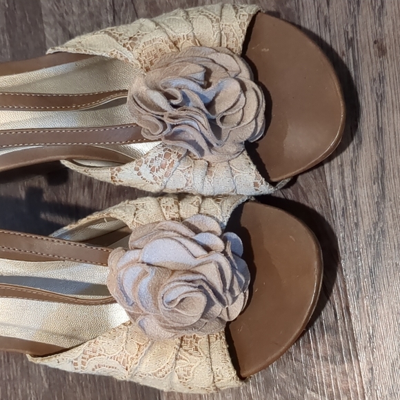 On Stage Wedge heels Sz 7 1/2 - Picture 2 of 7